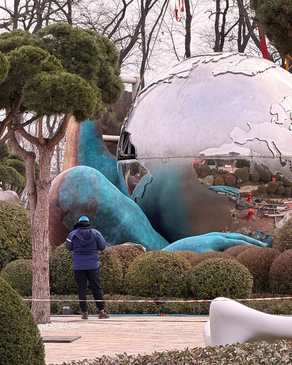 Сергей Галицкий лично контролирует работы по украшению парка «Краснодар» Сергей Галицкий лично контролирует работы по украшению парка «Краснодар»