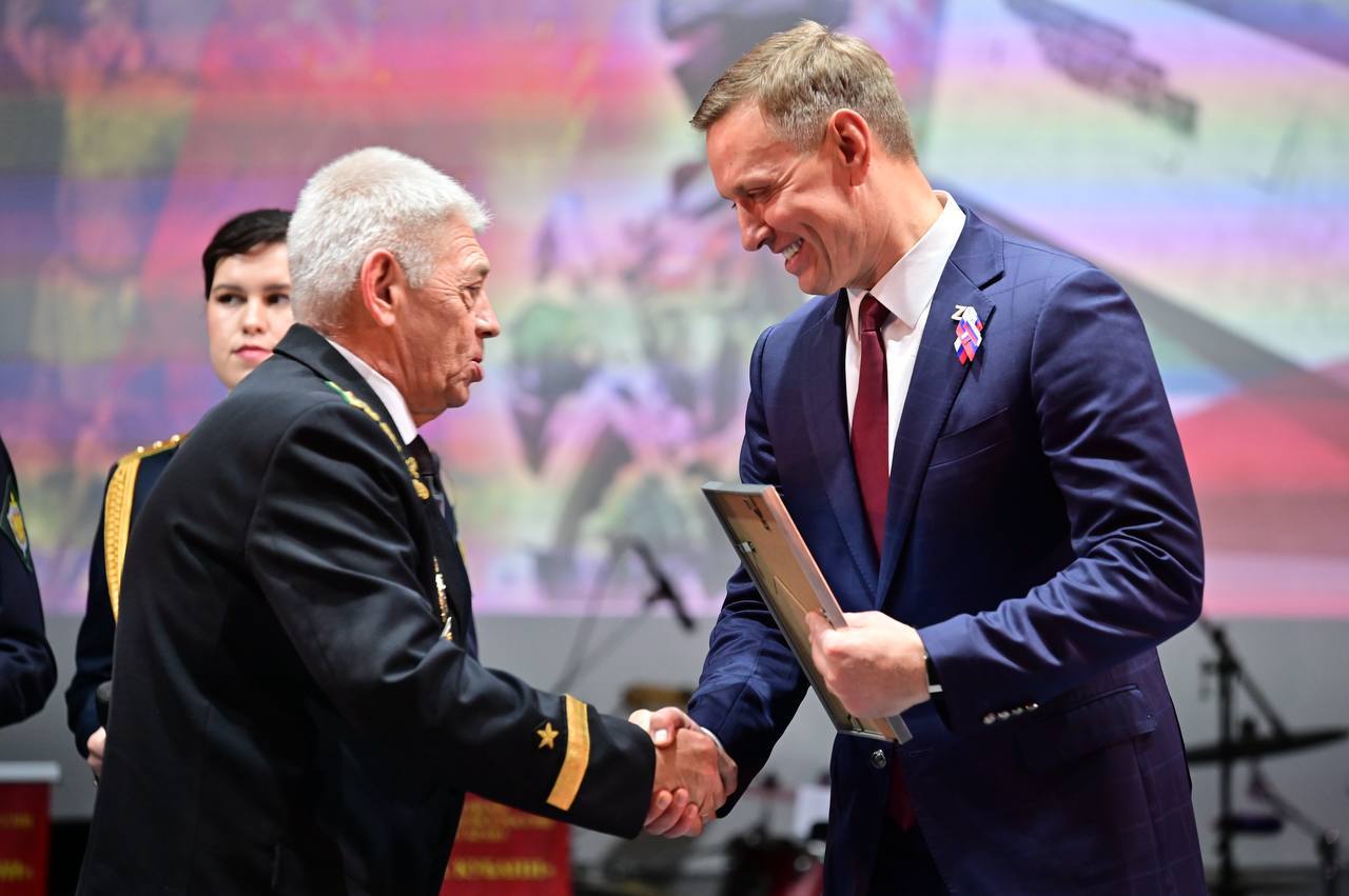 Андрей Кравченко: Памяти воинов-пограничников! Принял участие в торжественном мероприятии, посвященном Дню Героев Отечества Андрей Кравченко: Памяти воинов-пограничников! Принял участие в торжественном мероприятии, посвященном Дню Героев Отечества