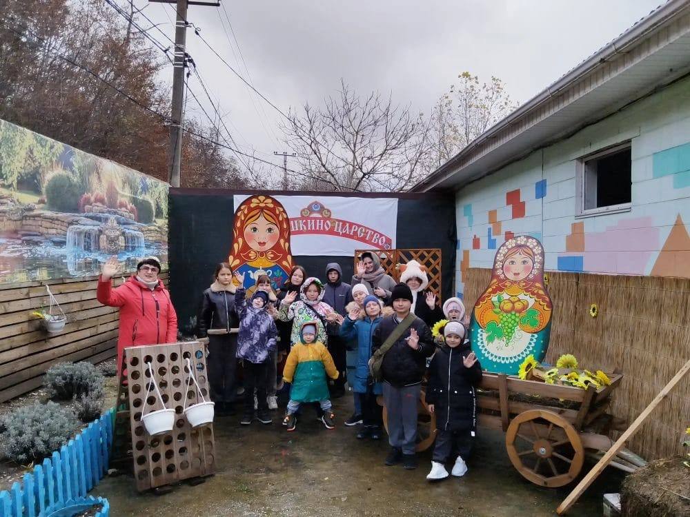 Андрей Кравченко: Увлекательные выходные для детей участников специальной военной операции: 35 ребят посетили новогоднее представление и культурно-туристический комплекс Андрей Кравченко: Увлекательные выходные для детей участников специальной военной операции: 35 ребят посетили новогоднее представление и культурно-туристический комплекс