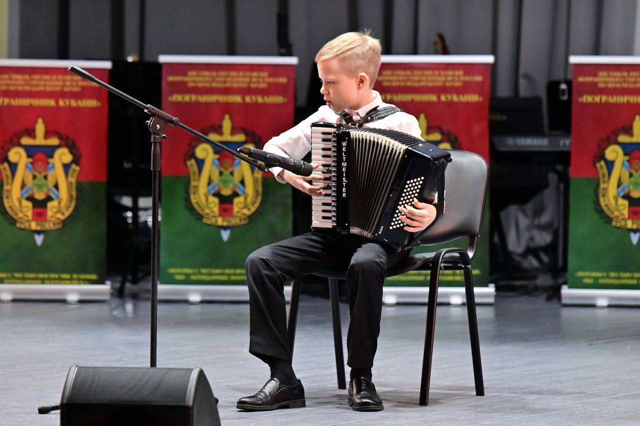 Андрей Кравченко: Памяти воинов-пограничников! Принял участие в торжественном мероприятии, посвященном Дню Героев Отечества Андрей Кравченко: Памяти воинов-пограничников! Принял участие в торжественном мероприятии, посвященном Дню Героев Отечества
