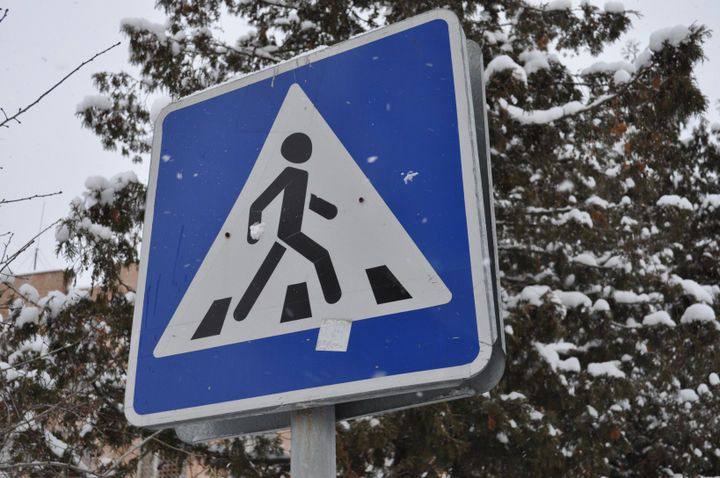 В связи с ожидаемым ухудшением погодных условий Госавтоинспекция города Краснодара рекомендует пешеходам соблюдать следующие меры предосторожности: