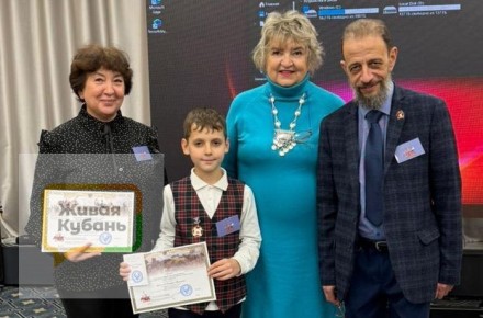 Два брата, учащихся начальных классов СШ №30 в поселке Яблоновский Геннадий и Кирилл Афанасьевы стали дипломантами 1й и 2й степеней Всероссийского конкурса «Мы гордость Родины»