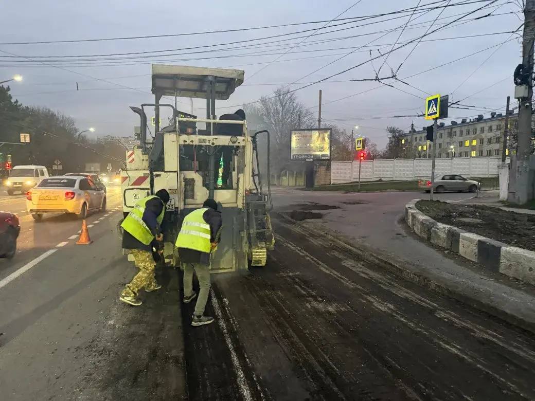 Андрей Кравченко: Сегодня начался ремонт участка дорожного полотна на пересечении Анапского шоссе и улицы Тобольской