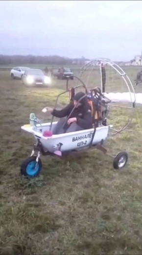 «Я вылетаю. Встречайте». Местный умелец из Ейска создал аппарат «Ванналет ЦП-2» из старой ванны, оснастив его двигателем, колесами и парашютом