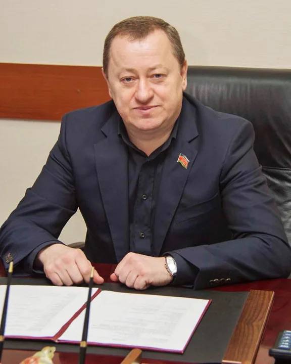 Октябрьский районный суд Новороссийска приступил к рассмотрению уголовного дела в отношении экс-депутата Заксобрания Кубани Михаила Ковалюка, обвиняемого в вымогательстве 500 млн руб