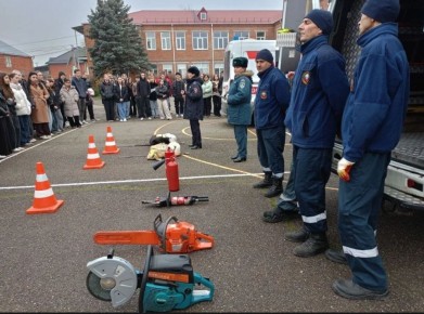 Для студентов Апшеронского лесхоз-техникума провели краш-курс дорожной безопасности