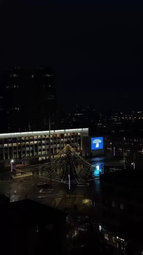 Ель на Главной городской площади Краснодара засияла