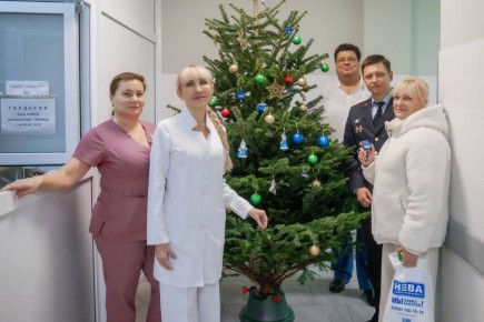 «Полицейский Дед Мороз» посетил Краевую клиническую больницу скорой медицинской помощи