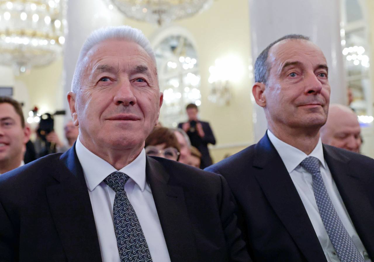 В Москве состоялось заседание Совета законодателей при Федеральном Собрании РФ. Его провели председатель Государственной Думы Вячеслав Володин и председатель Совета Федерации Валентина Матвиенко В Москве состоялось заседание Совета законодателей при Федеральном Собрании РФ. Его провели председатель Государственной Думы Вячеслав Володин и председатель Совета Федерации Валентина Матвиенко