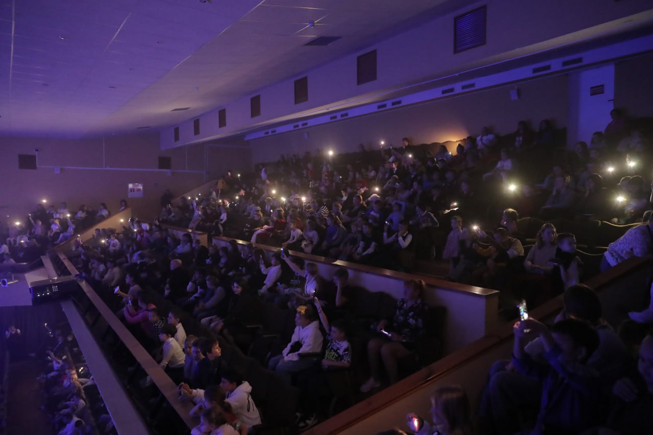 В Краснодаре начались новогодние представления для 17 тысяч детей, нуждающихся в особой заботе В Краснодаре начались новогодние представления для 17 тысяч детей, нуждающихся в особой заботе