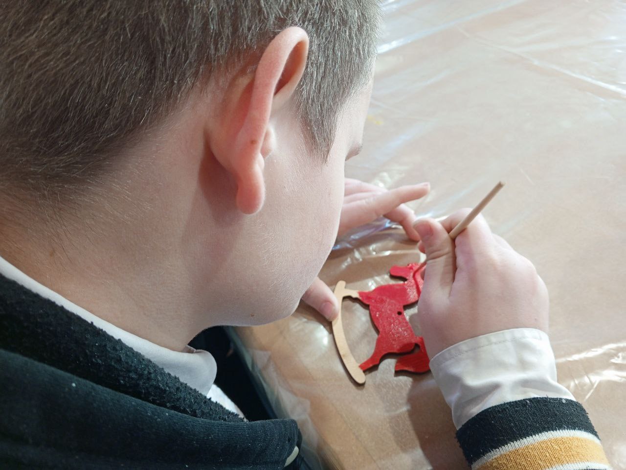 В новороссийском Доме ремесленников воспитанников коррекционной школы научили создавать новогодние сувениры В новороссийском Доме ремесленников воспитанников коррекционной школы научили создавать новогодние сувениры