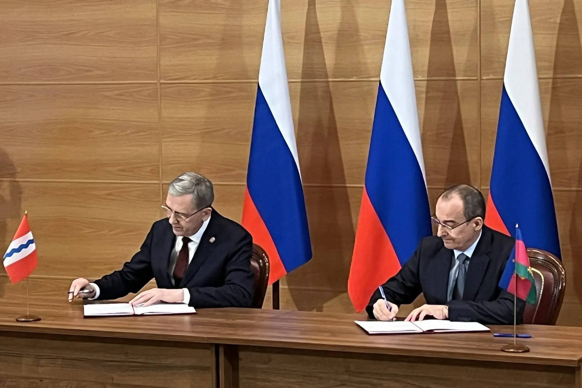 В рамках мероприятий Совета законодателей Российской Федерации при Федеральном Собрании были подписаны соглашения между парламентом Кубани и законодательными органами двух российских регионов В рамках мероприятий Совета законодателей Российской Федерации при Федеральном Собрании были подписаны соглашения между парламентом Кубани и законодательными органами двух российских регионов