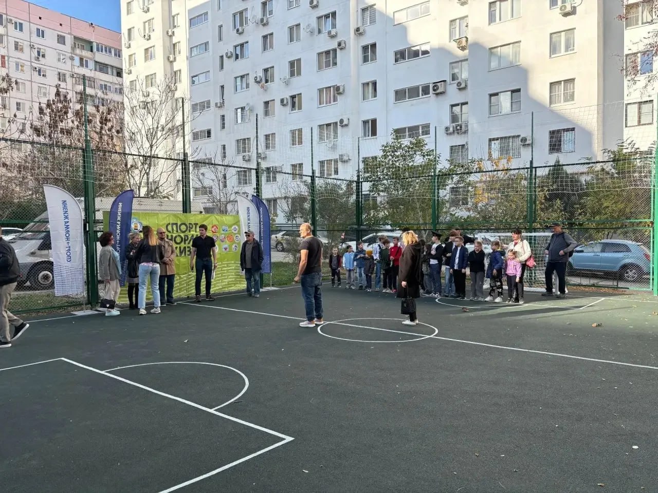 В городе-герое Новороссийске обновили три спортивные площадки В городе-герое Новороссийске обновили три спортивные площадки