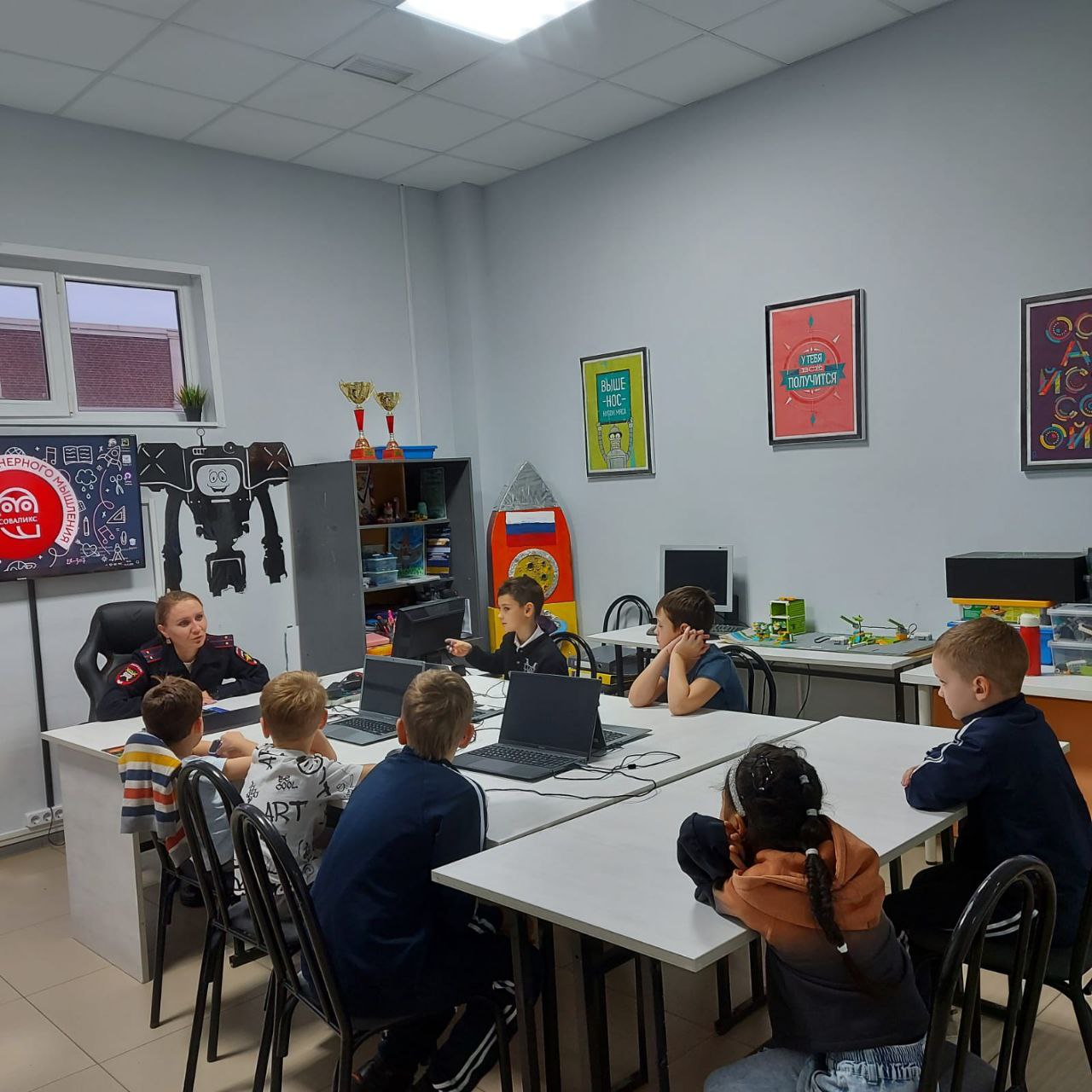 Госавтоинспекция Динского района проводит профилактические беседы, направленные на предотвращение детского дорожно-транспортного травматизма и популяризацию световозвращающих элементов в темное время суток Госавтоинспекция Динского района проводит профилактические беседы, направленные на предотвращение детского дорожно-транспортного травматизма и популяризацию световозвращающих элементов в темное время суток