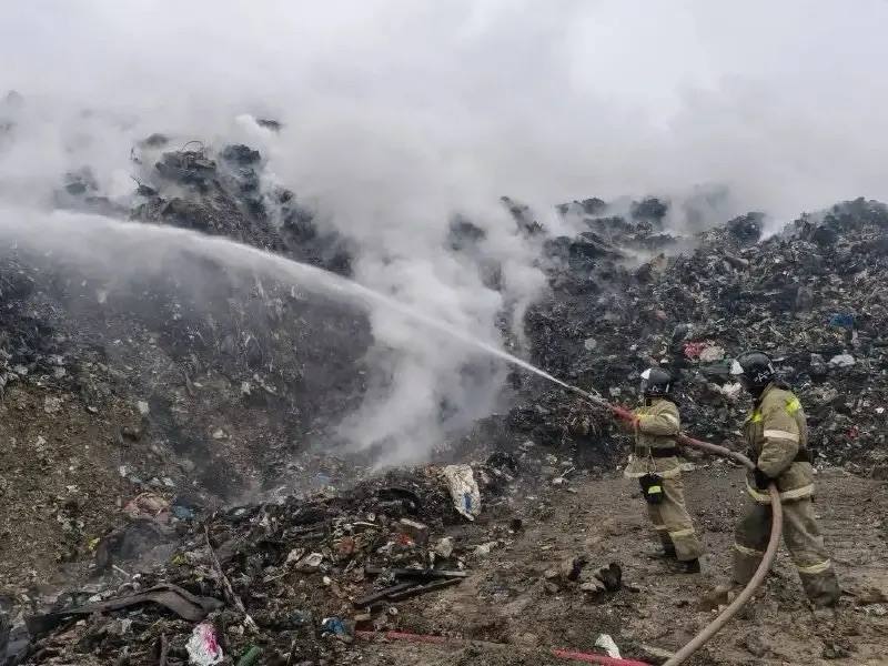 Андрей Кравченко: Ликвидацию возгорания на полигоне «Терра-Н», его эксплуатацию и деятельность Южного регионального оператора обсудили совместно с руководителями надзорных органов, депутатским корпусом и представителями... Андрей Кравченко: Ликвидацию возгорания на полигоне «Терра-Н», его эксплуатацию и деятельность Южного регионального оператора обсудили совместно с руководителями надзорных органов, депутатским корпусом и представителями...