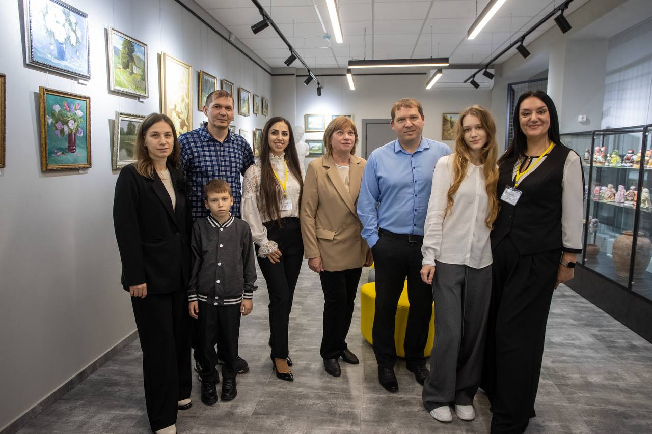 В Анапе после капремонта открыли Детскую художественную школу В Анапе после капремонта открыли Детскую художественную школу