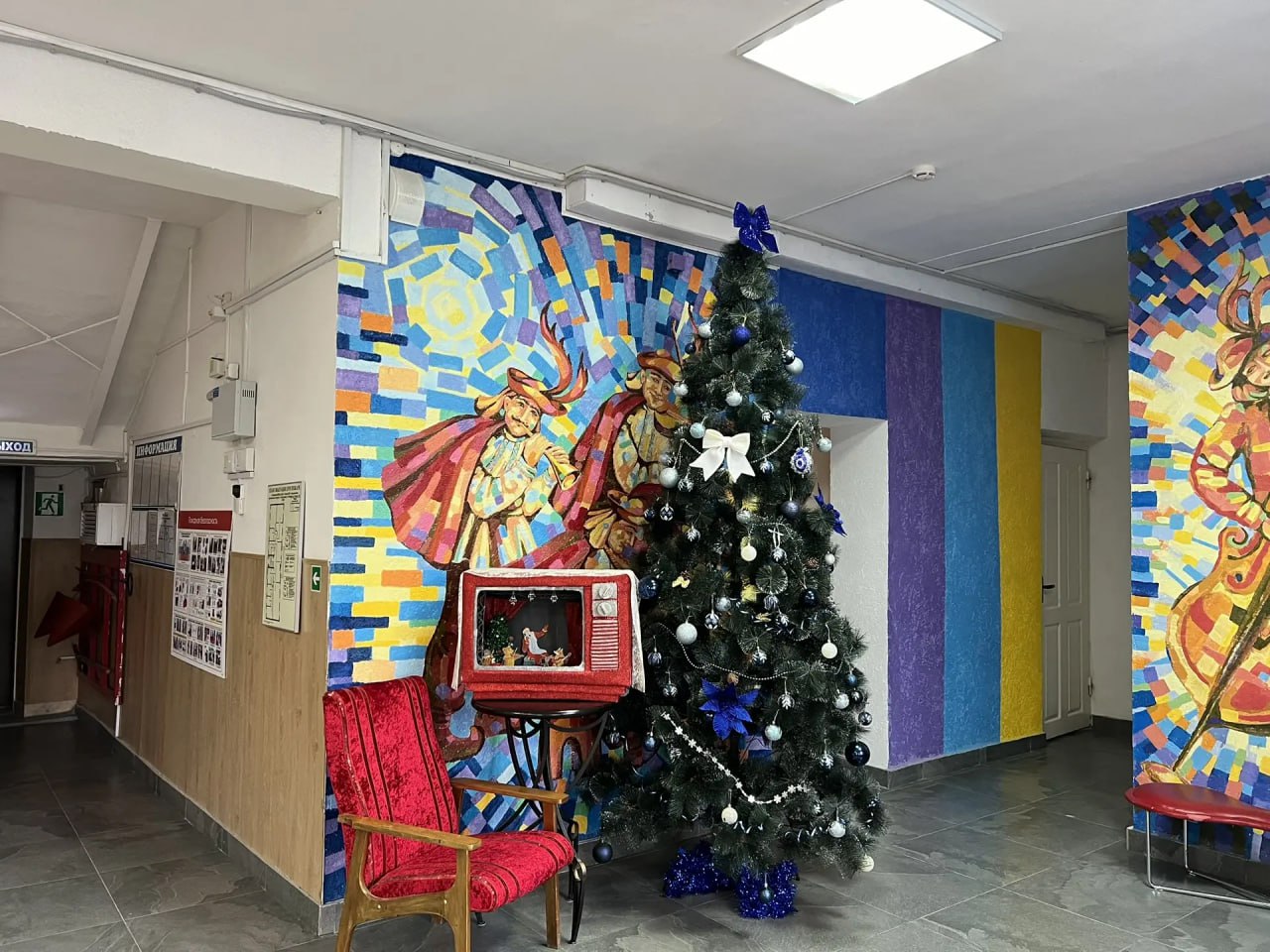 В Новороссийске ведется активная подготовка учреждений культуры к встрече Нового года В Новороссийске ведется активная подготовка учреждений культуры к встрече Нового года