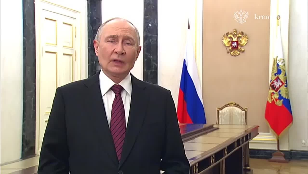 Владимир Путин поздравил сотрудников российских спецслужб с профессиональным праздником