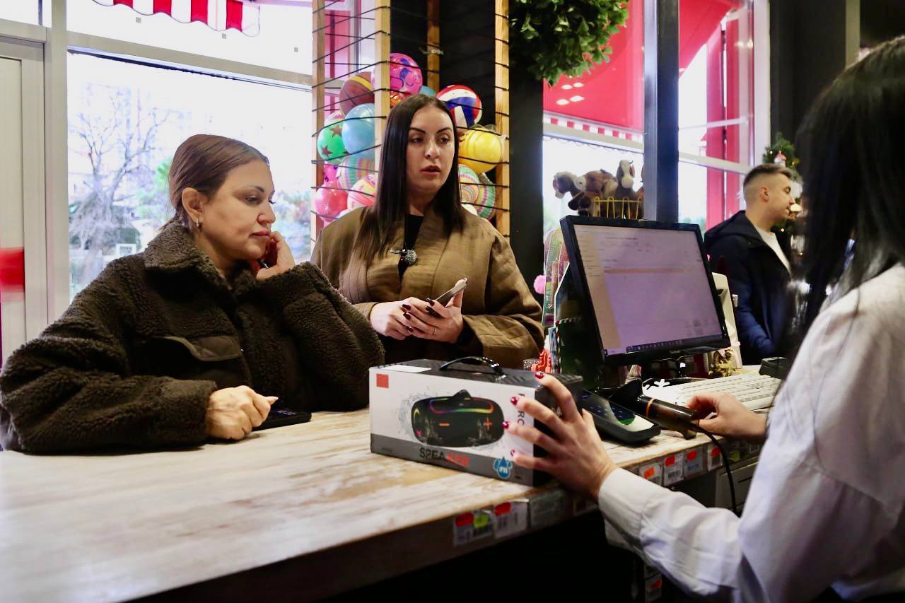 «Новогодние чудеса»: детям — от предпринимателей и отельеров Геленджика «Новогодние чудеса»: детям — от предпринимателей и отельеров Геленджика