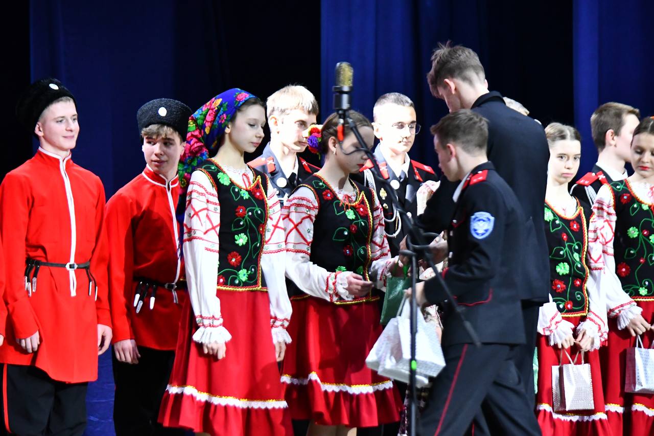 Новогодний бал казачьей чести и традиций! Новогодний бал казачьей чести и традиций!