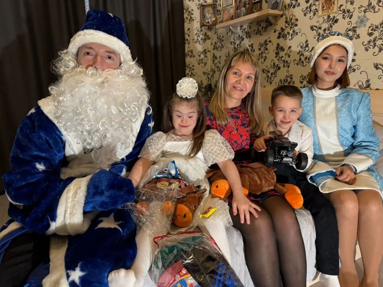 Двое юных героев акции «Доброелка» получили подарки от губернатора Краснодарского края