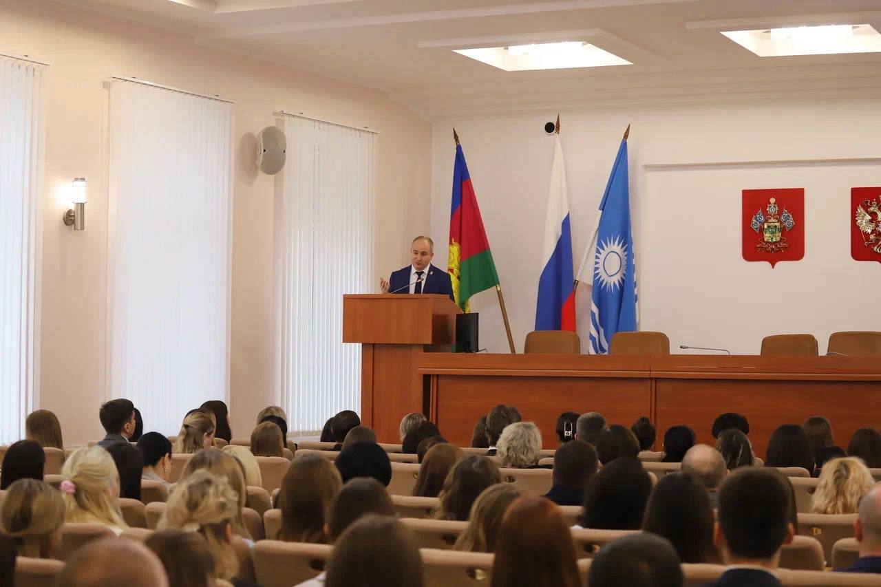 Алексей Богодистов: По традиции в конце года встретился с командой администрации Алексей Богодистов: По традиции в конце года встретился с командой администрации