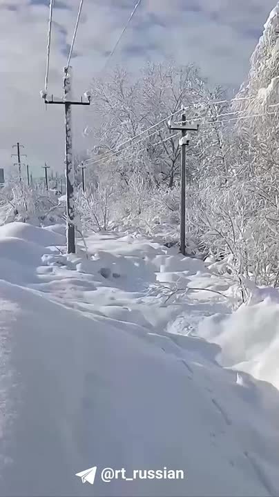 Из-за сильных снегопадов без света остаются около 28 тыс