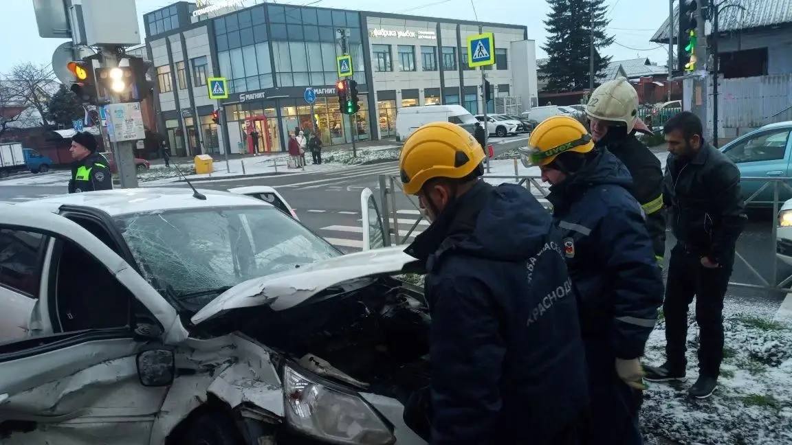 Евгений Наумов поблагодарил работающих в праздники сотрудников оперативных, экстренных и городских служб Евгений Наумов поблагодарил работающих в праздники сотрудников оперативных, экстренных и городских служб