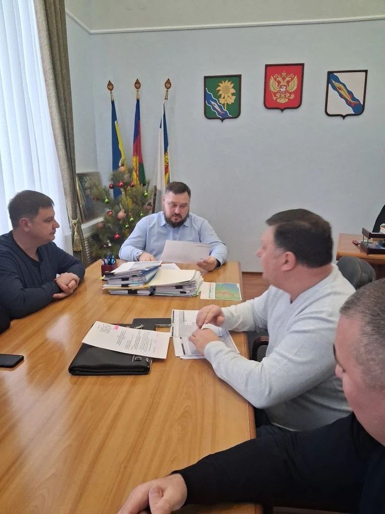 Сегодня глава Ейска Денис Квитовский провел заседание городской комиссии по чрезвычайным ситуациям и обеспечению пожарной безопасности (КЧС) Сегодня глава Ейска Денис Квитовский провел заседание городской комиссии по чрезвычайным ситуациям и обеспечению пожарной безопасности (КЧС)