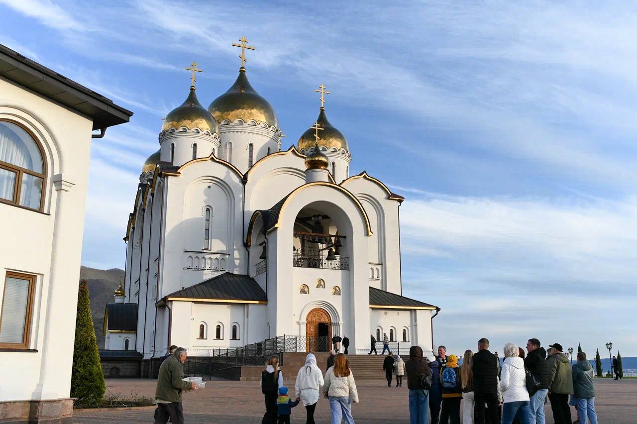 Алексей Богодистов: Вечерние и ночные Рождественские богослужения в храмах Геленджика прошли спокойно, без происшествий Алексей Богодистов: Вечерние и ночные Рождественские богослужения в храмах Геленджика прошли спокойно, без происшествий