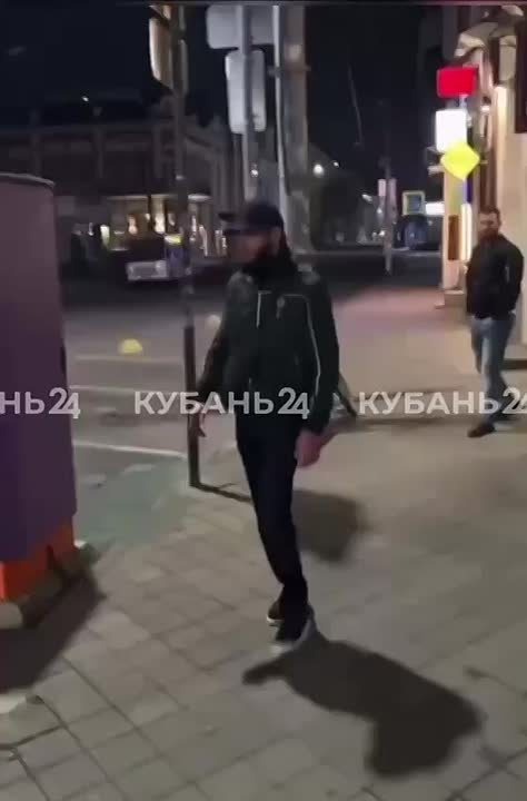 Мужчина напал на девушек в Краснодаре