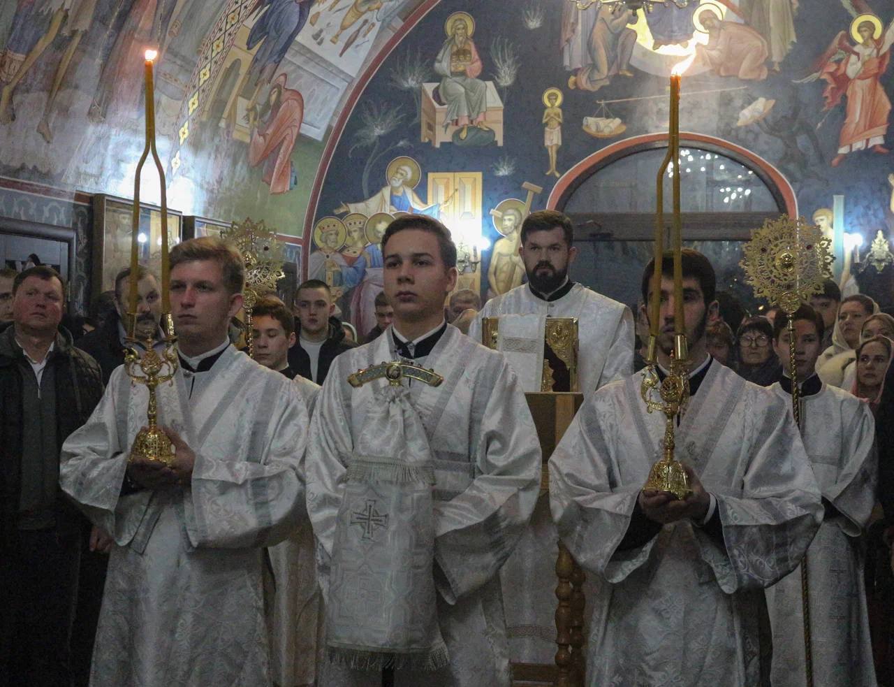 Андрей Харченко: Дорогие армавирцы, от всего сердца поздравляю вас с великим и светлым праздником — Рождеством Христовым! Пусть в этот волшебный день в ваших домах царит особая атмосфера любви, уюта и радости Андрей Харченко: Дорогие армавирцы, от всего сердца поздравляю вас с великим и светлым праздником — Рождеством Христовым! Пусть в этот волшебный день в ваших домах царит особая атмосфера любви, уюта и радости