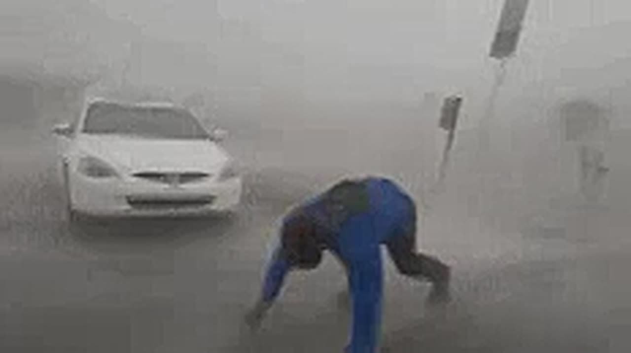 И опять штормовое. Вечером 8 января, а также 9 января на Кубани ожидается сильный ветер с порывами 20–25 м/с, в горах до 30–35 м/с, дождь и мокрый снег, местами ливни с грозой и очень сильные осадки (снова)