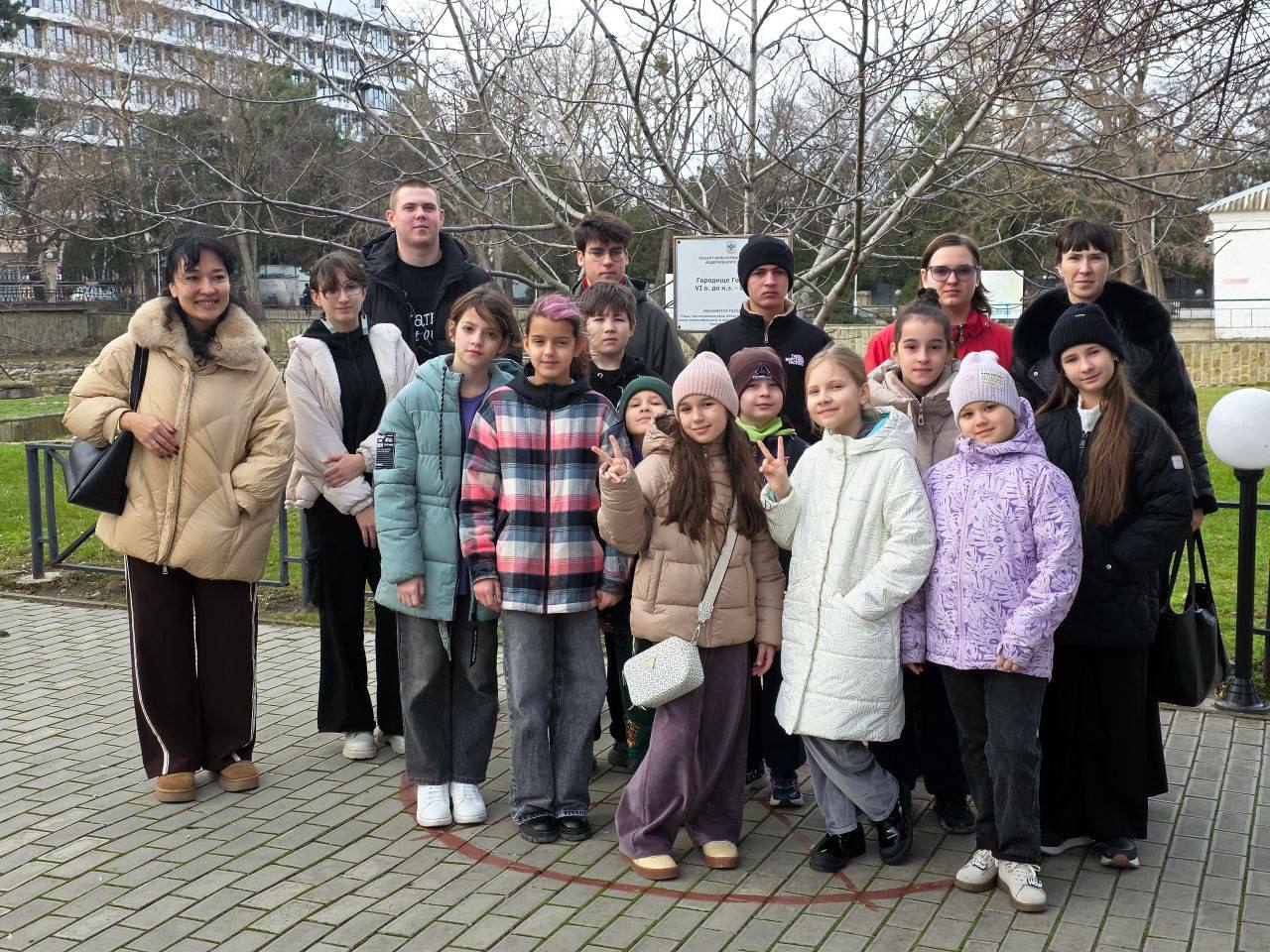 В музее «Горгиппия» провели экскурсию для детей участников специальной военной операции