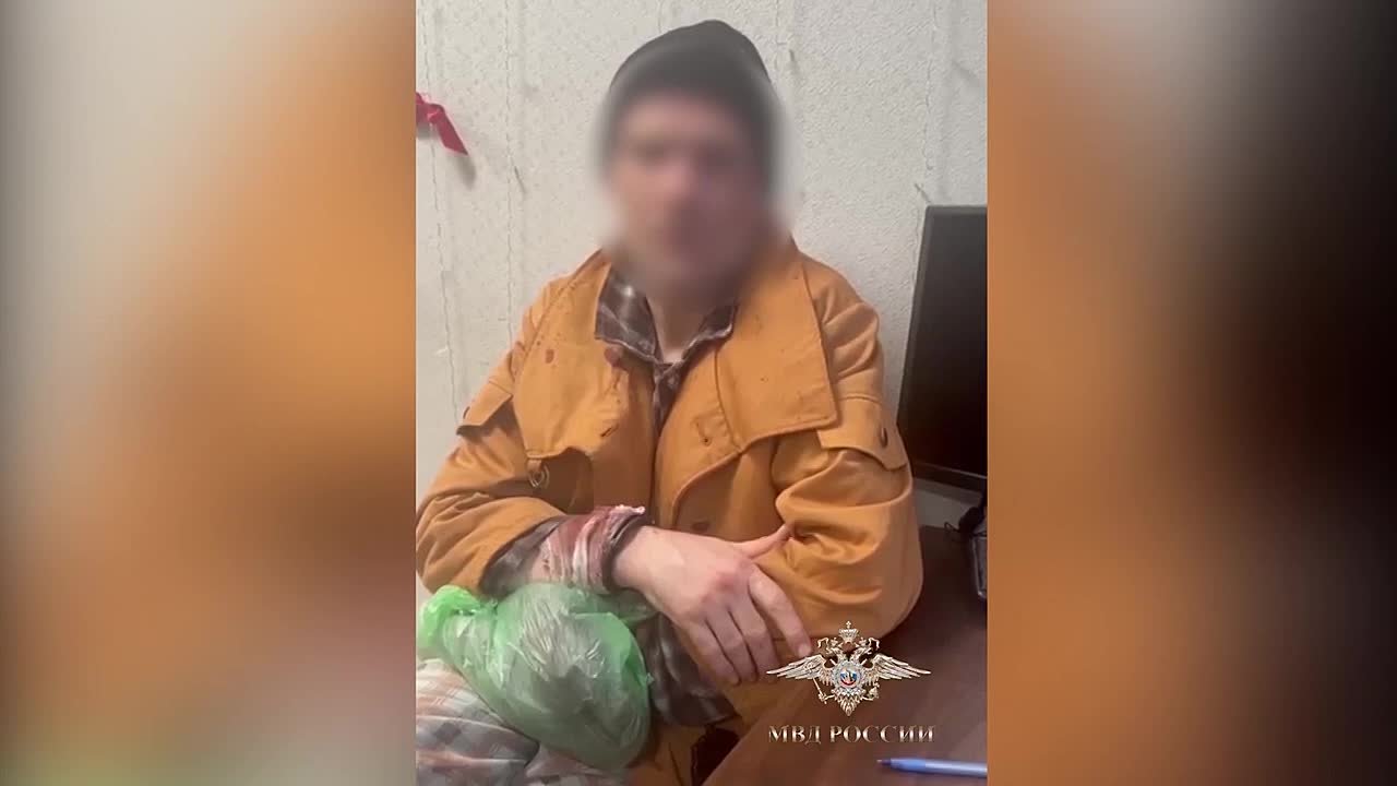 В Армавире сотрудники полиции задержали мужчину, подозреваемого в нападении на жительницу Краснодара, который при попытке задержания оказал вооруженное сопротивление