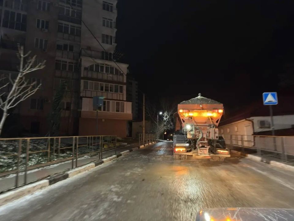 Алексей Богодистов: С четырёх часов утра в Геленджике работают коммунальные службы