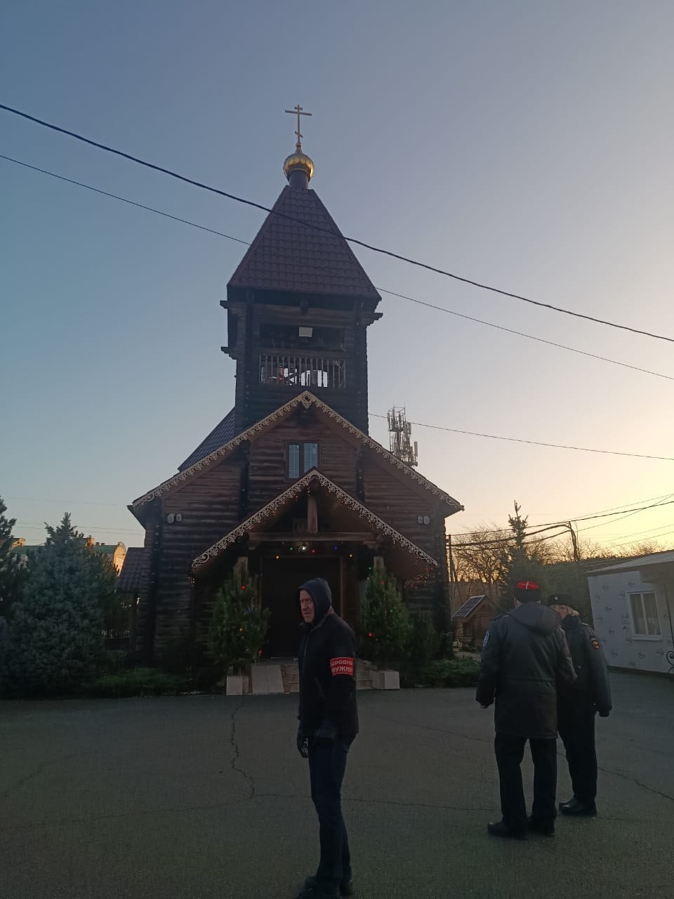 В длинной череде новогодних праздников и зимних каникул охрана общественного порядка и безопасность граждан являлись одними из важных и приоритетных задач не только для сотрудников полиции, но и для городской дружины В длинной череде новогодних праздников и зимних каникул охрана общественного порядка и безопасность граждан являлись одними из важных и приоритетных задач не только для сотрудников полиции, но и для городской дружины