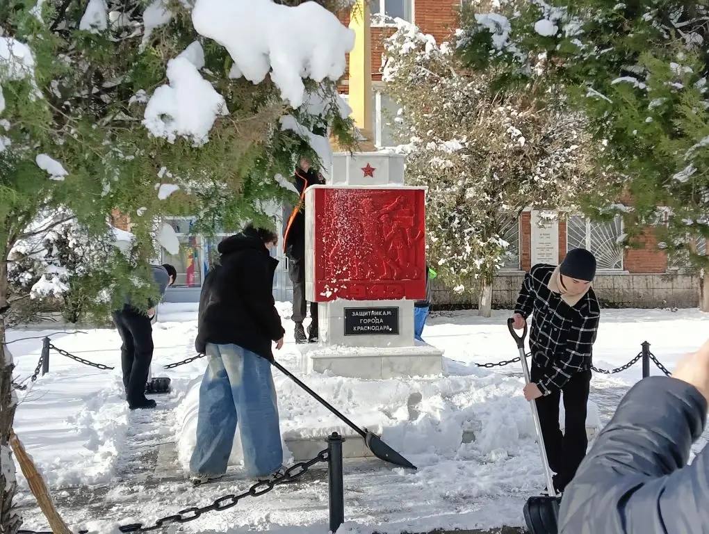 ИТОГИ ДНЯ ликвидации последствий непогоды на улицах Краснодара: ИТОГИ ДНЯ ликвидации последствий непогоды на улицах Краснодара: