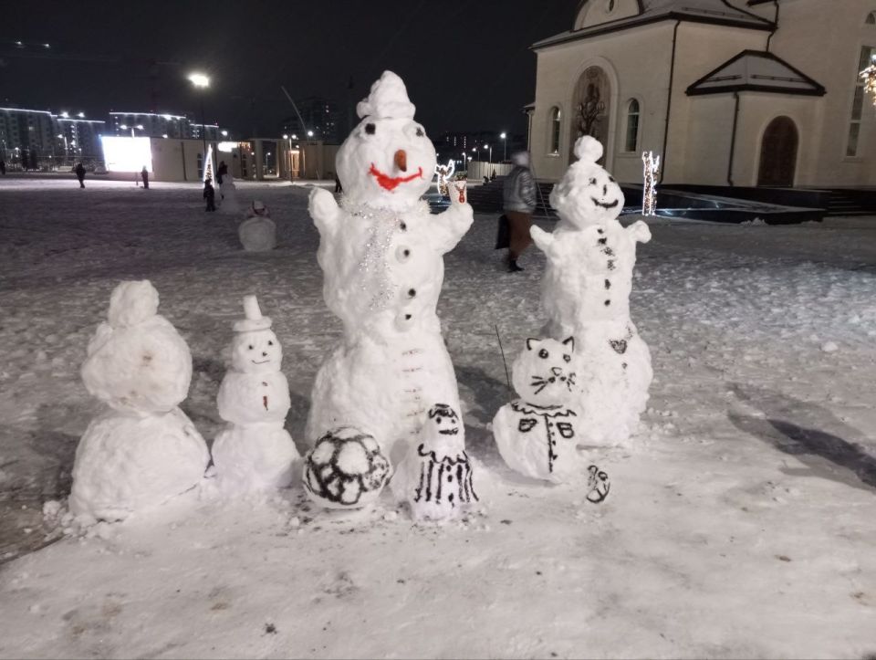Сегодня день снеговика. Великаны, коты и Эйфелева башня: жители Кубани запустили флешмоб по лепке снеговиков