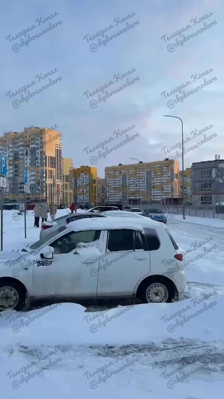 10-летняя девочка провалилась в открытый люк в Краснодаре, в деле разбирается прокуратура и полиция