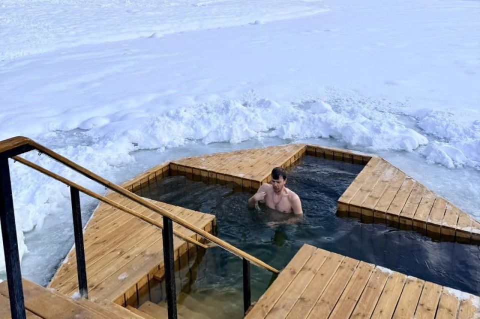 В Сочи прошли Крещенские богослужения и купания