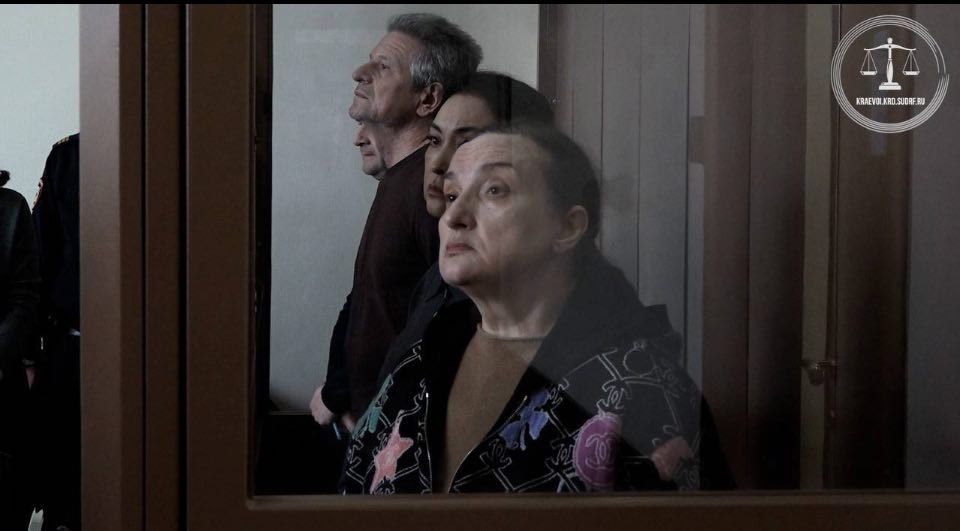 Драгоценности бывшего председателя Ростовского облсуда Елены Золотаревой на сумму свыше 17 миллионов рублей обращены в доход государства, следует из решения суда