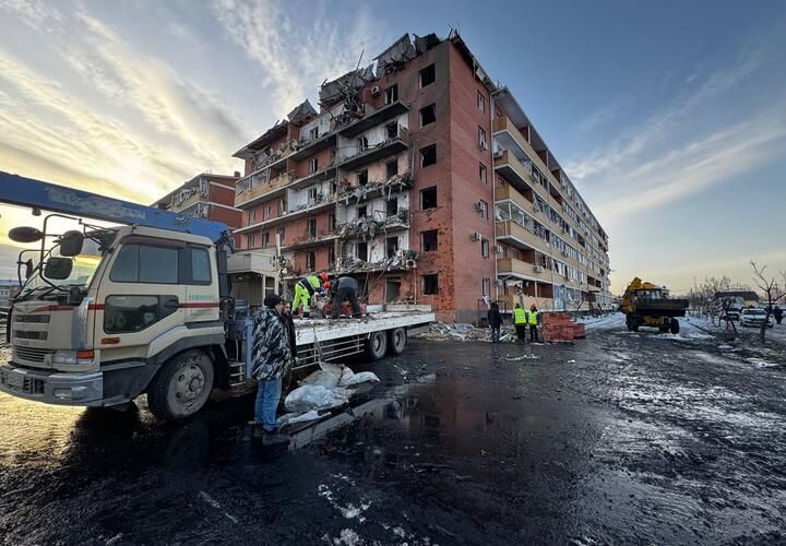 В Новой Адыгее начали восстанавливать дома, пострадавшие во время атаки беспилотников
