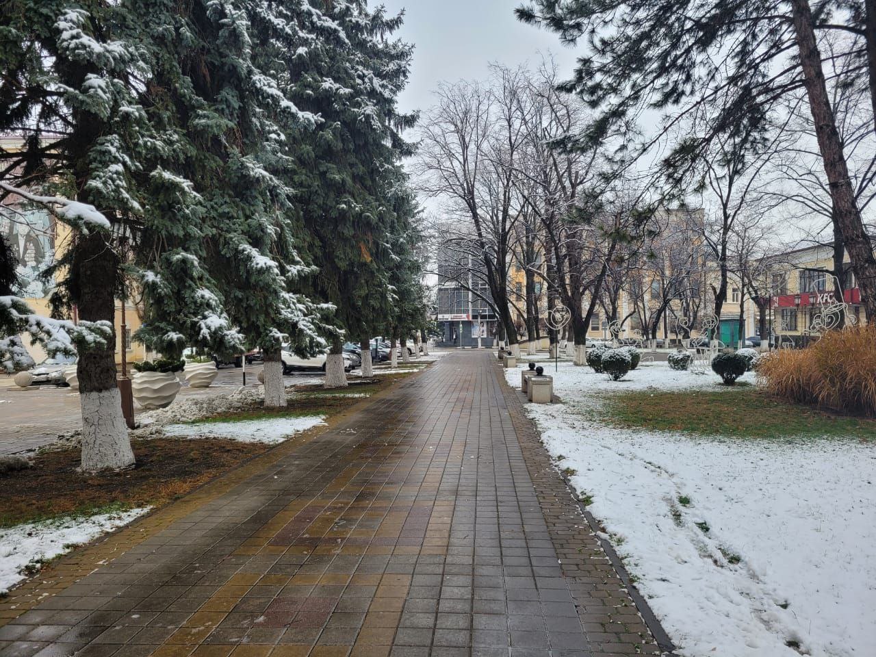 ГОЛОЛЕД В АРМАВИРЕ: РАБОТА КОММУНАЛЬНЫХ СЛУЖБ И МЕРЫ ПРЕДОСТОРОЖНОСТИ