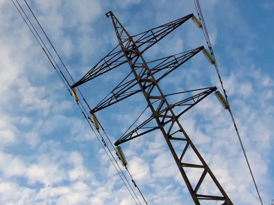 В Северском районе Кубани после падения обломков БПЛА повреждена ЛЭП