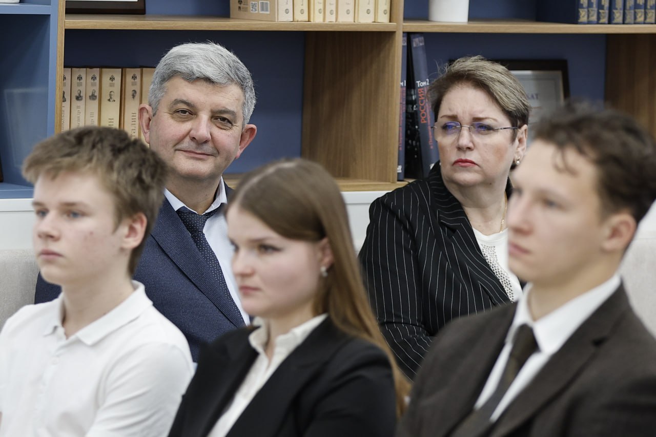 Вениамин Кондратьев на встрече со студентами кубанских вузов предложил увеличить количество лауреатов «Премии IQ года» Вениамин Кондратьев на встрече со студентами кубанских вузов предложил увеличить количество лауреатов «Премии IQ года»