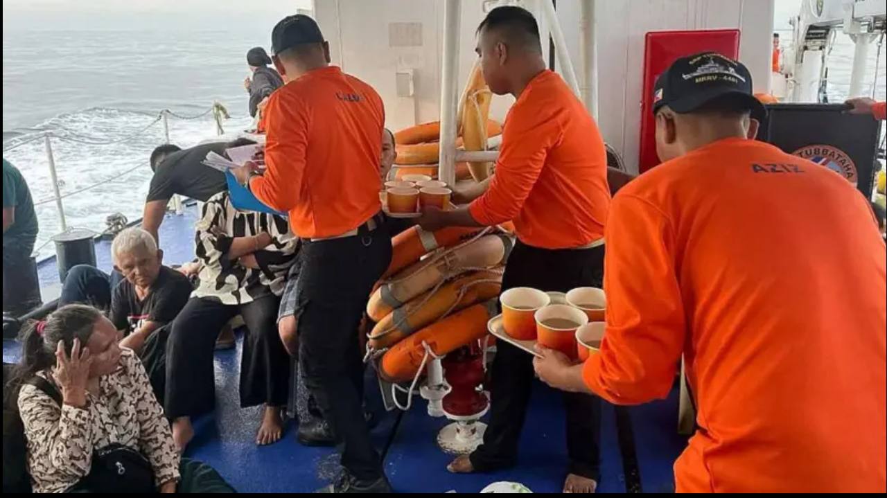 Новости к этому часу:. На юге Филиппин затонул межостровной паром, на борту которого находились 322 пассажира и 27 членов экипажа Новости к этому часу:. На юге Филиппин затонул межостровной паром, на борту которого находились 322 пассажира и 27 членов экипажа