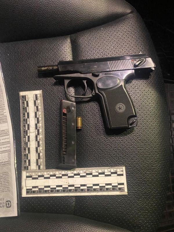 «BMW X5» конфисковали в казну из-за пистолета Макарова