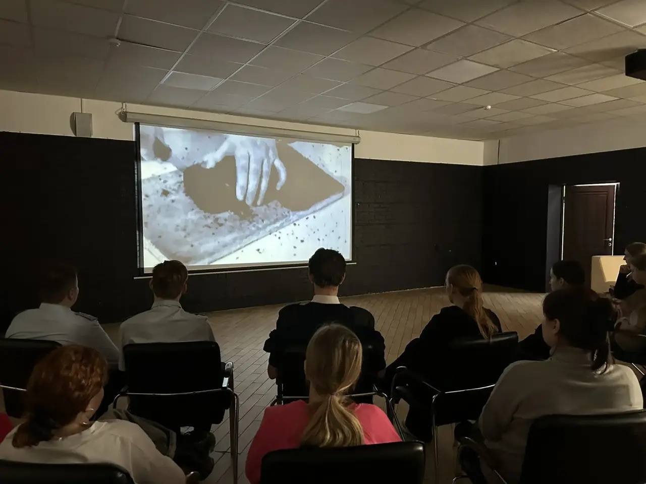 Новороссийцы присоединились к просмотру Всероссийского видеодневника «Код доступа: матч жизни» Новороссийцы присоединились к просмотру Всероссийского видеодневника «Код доступа: матч жизни»