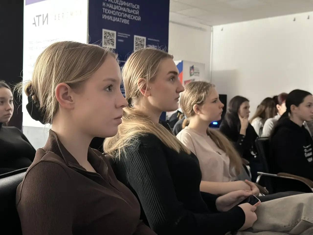 Новороссийцы присоединились к просмотру Всероссийского видеодневника «Код доступа: матч жизни» Новороссийцы присоединились к просмотру Всероссийского видеодневника «Код доступа: матч жизни»